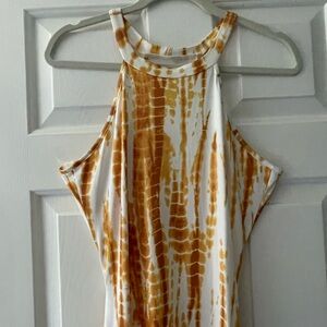 Maxi Dress. Sz. M. White with gold print. Brand new. Never worn NWOT